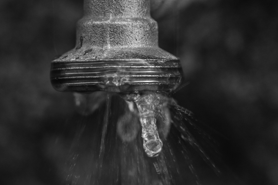 water-faucet-2683355_960_720.jpg